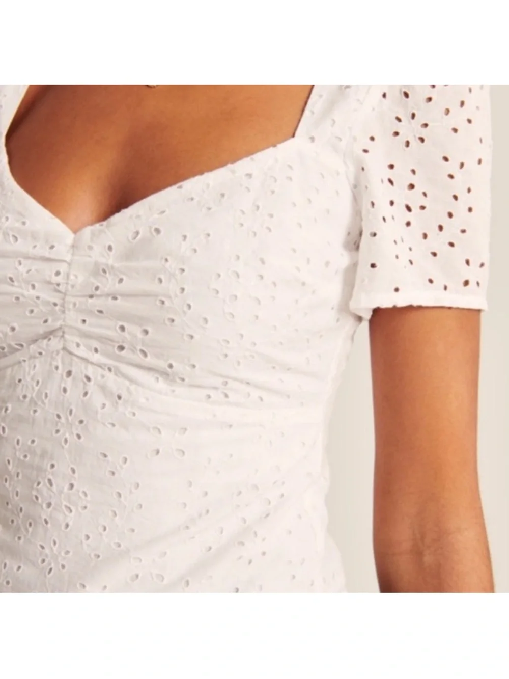 Abercrombie & Fitch lightweight white